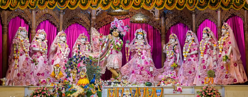 Janmashtami Arati Seva — Sri Sri Radha Madhava