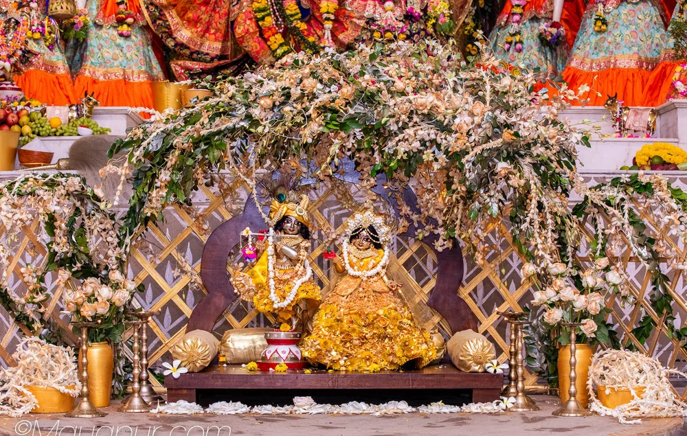Pushpalankara Seva — Sri Sri Radha Madhava